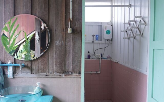 Kaampuju Cafe and Rooms