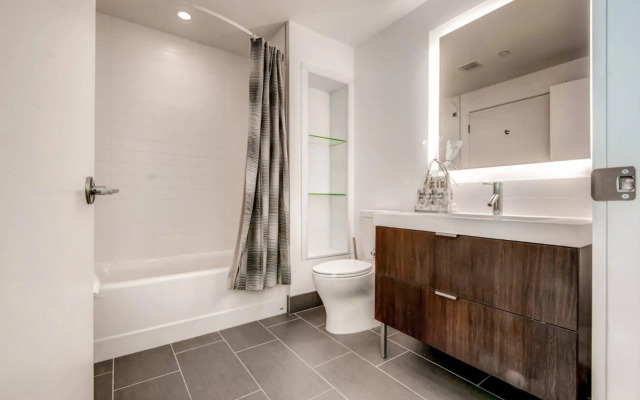 Global Luxury Suites at The Financial District