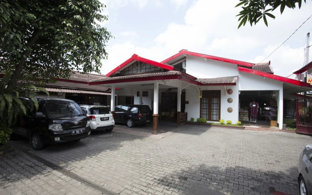 RedDoorz near Terminal Condong Catur 2