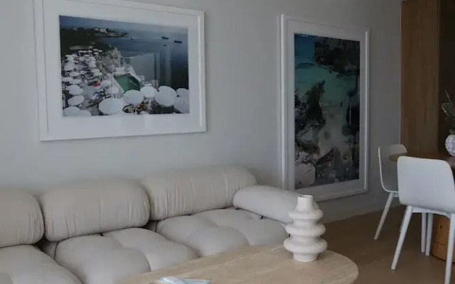 Luxury Palm Beach 1 BDR in The Village