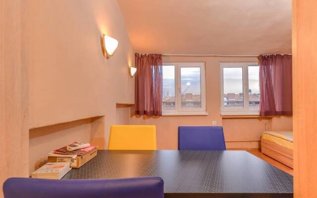 Cosy Top Floor Studio on Patriarh Evtimiy Blvd