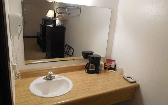 I-70 Budget Motel