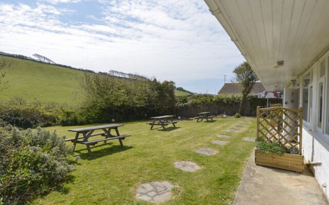 2 Brook Cottages