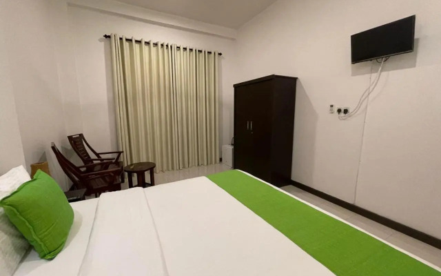 Hikka Holiday Inn