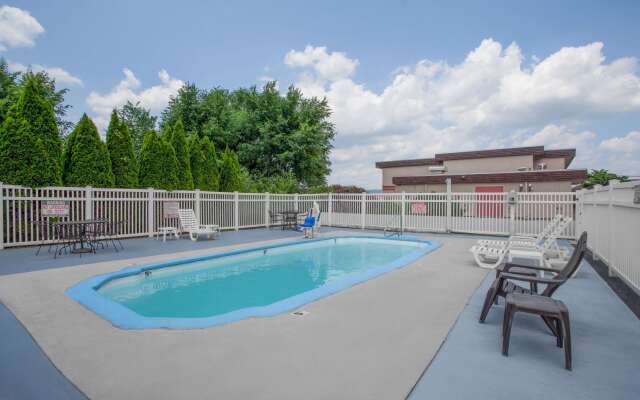 Super 8 by Wyndham Carlisle North