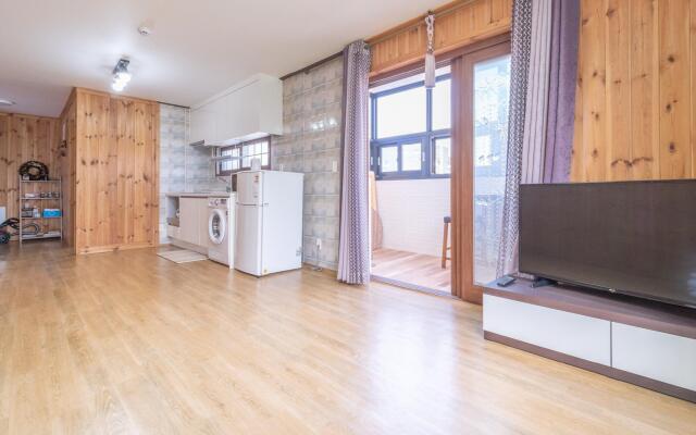 Jeju Tunanghouse Pension