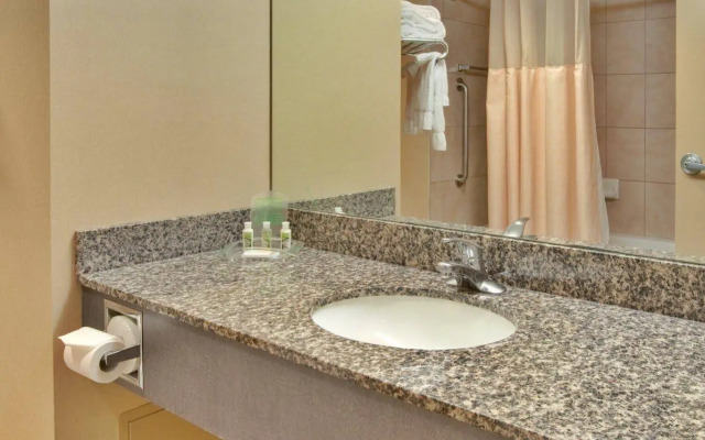 Four Points by Sheraton Point Edward Sarnia
