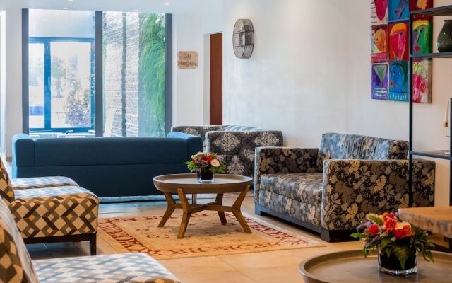 C-Hotel Neve Illan