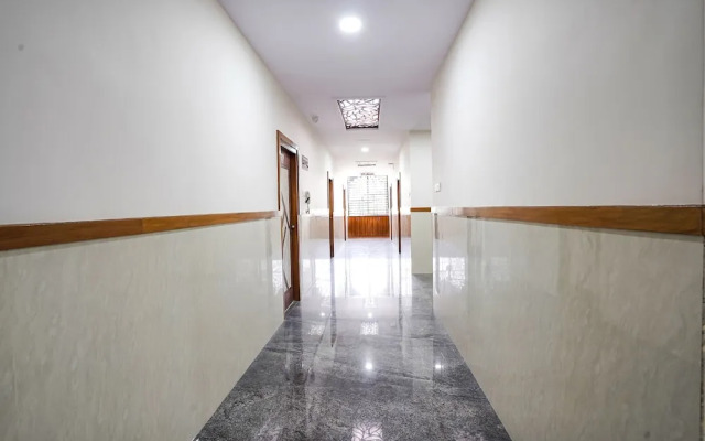 Fabhotel Platinum Palace