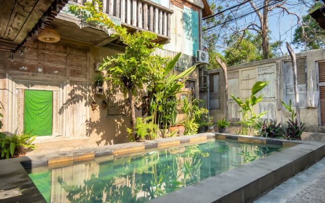 TwoSpaces Living at Kayu Beach Villa