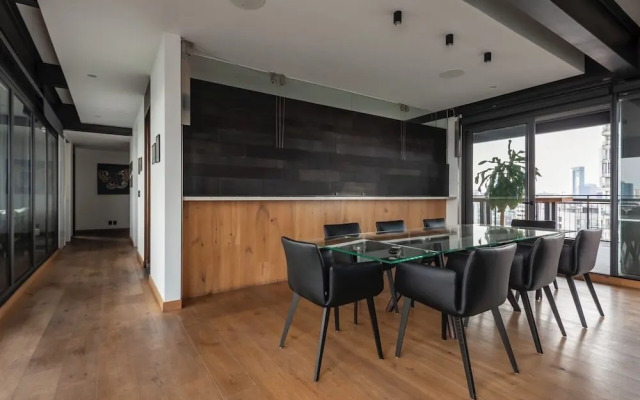 319-PH Luxury 3BR Duplex PH
