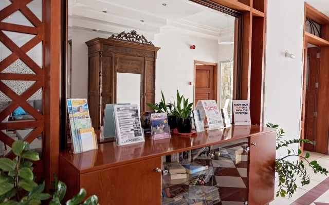 Pyramos Hotel