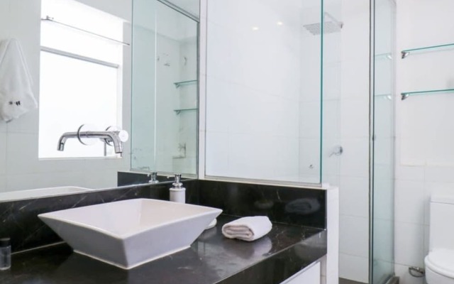w Lovely 2BR With Balcony in Miraflores