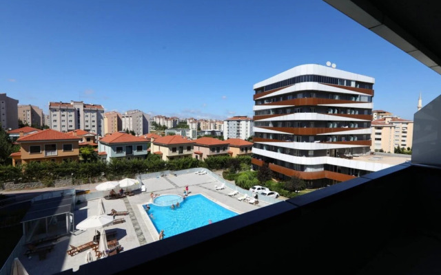 Studio Flat With Shared Pool Near Sabiha Gokcen
