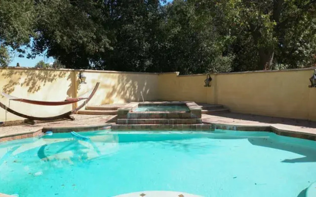 Encino 5 Bedroom House-Private Pool