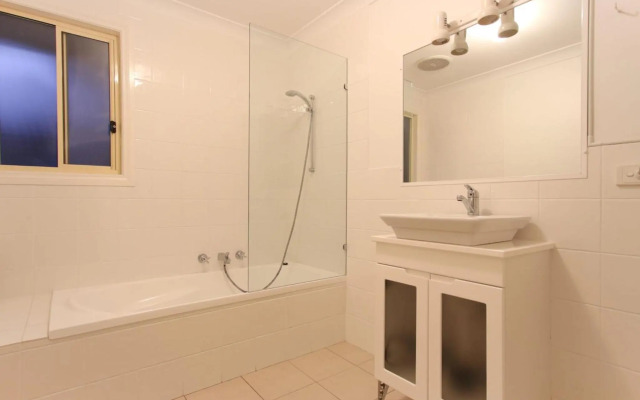 Black Wattle at Hyams Beach 4pm Check Out Sundays