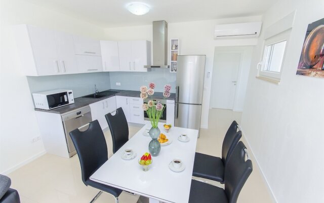 Apartments Villa V