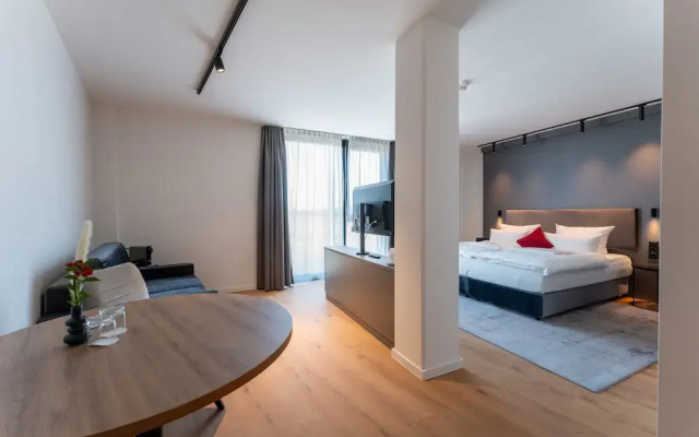 Frames Hotel GmbH