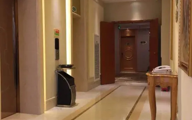 Vienna Hotel ( (Loft) Nanchang Xianghu Xiaolan Industrial Park Branch)