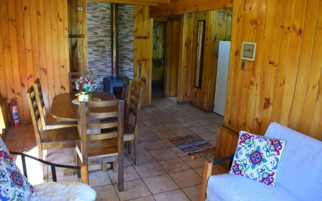 Hostal y Cabañas "El Coigüe"