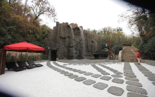 Meet Nanjing, Love Hot Spring Hotel