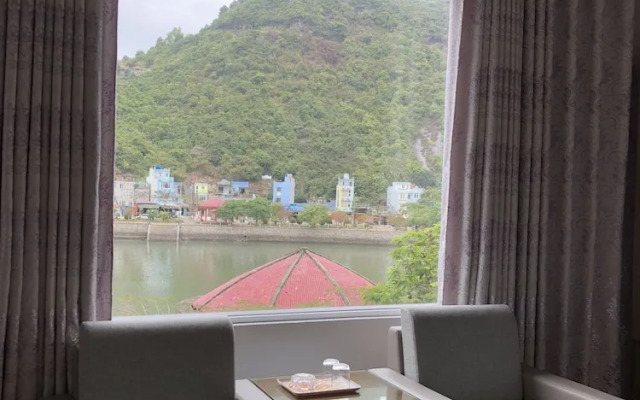 Cat Ba Central Hotel II - Hostel