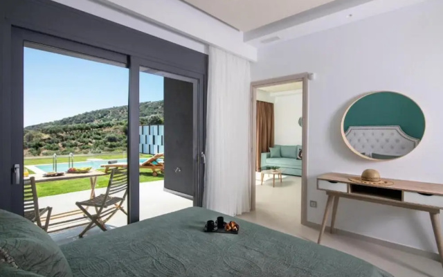 Deluxe Villa Manolis