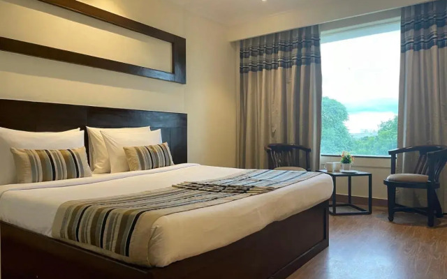 Royale Sarovar Portico Agra