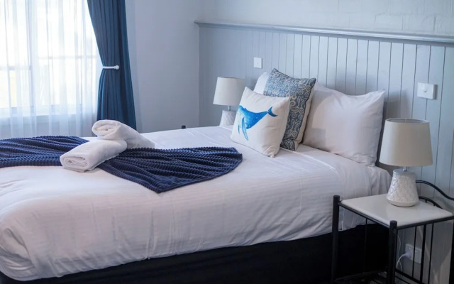 Heritage House Motel & Units