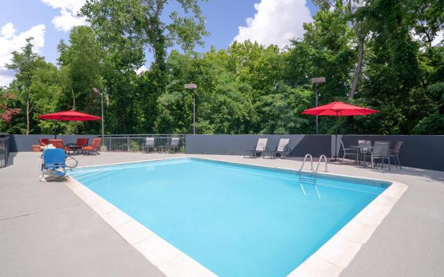 Fairfield Inn & Suites Memphis I-240 & Perkins