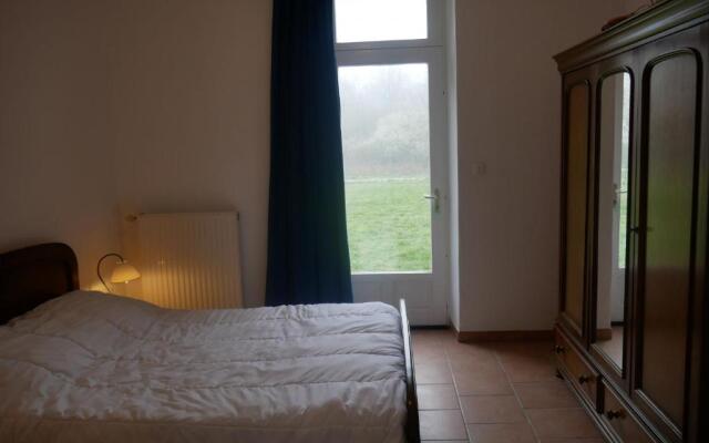 Gîte Ouzouer-sur-Trézée, 4 pièces, 8 personnes - FR-1-590-144