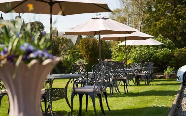 Poppies Hotel
