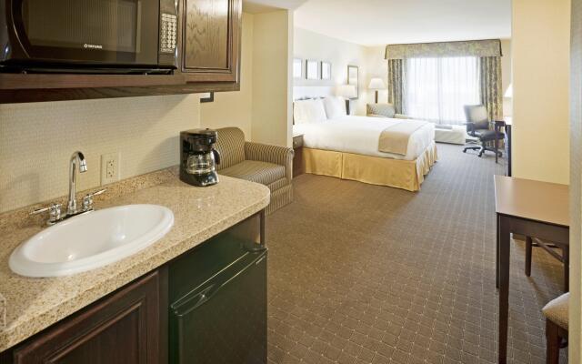 Holiday Inn Express & Suites Eagle Pass by IHG