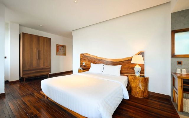 Sky Gem Central Hotel