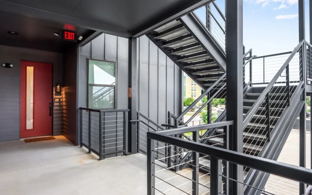 Creekside Modern Condo for 4