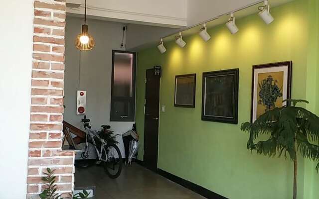 1004 Hostel