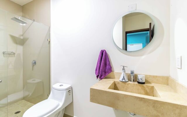 New Centric apt. with pool & jacuzzi