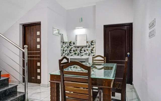 OYO Flagship 80461 R K Residency