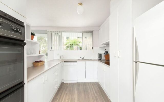 9 Cirrus at Fingal Bay