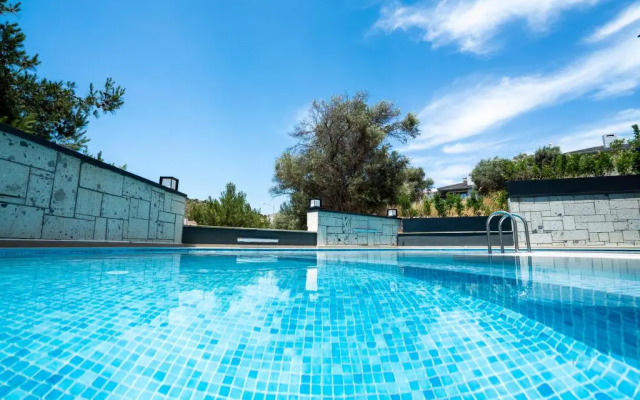 Ayayorgi̇ Homes & Hotels