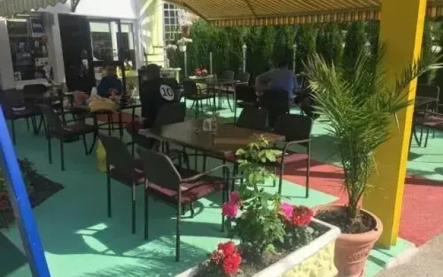 Motel Lunch & Bar