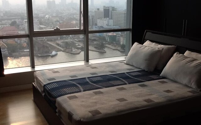 Baan Sathorn Riverfront