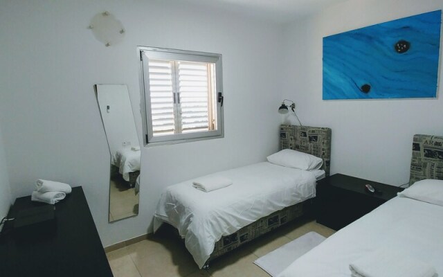 Jaffa's Penthouse Hostel