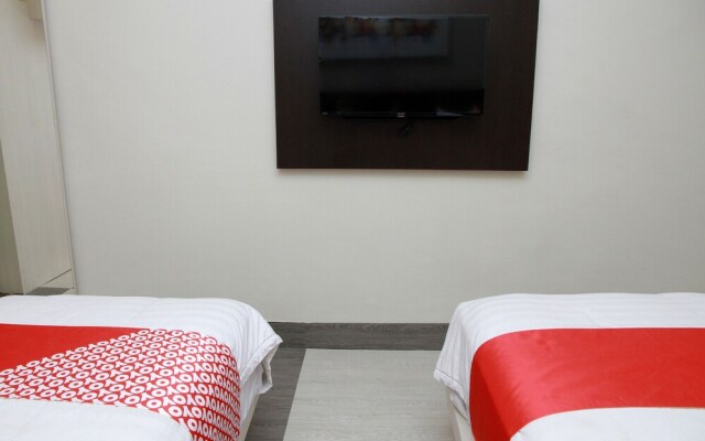 OYO 1656 Parama Su Hotel