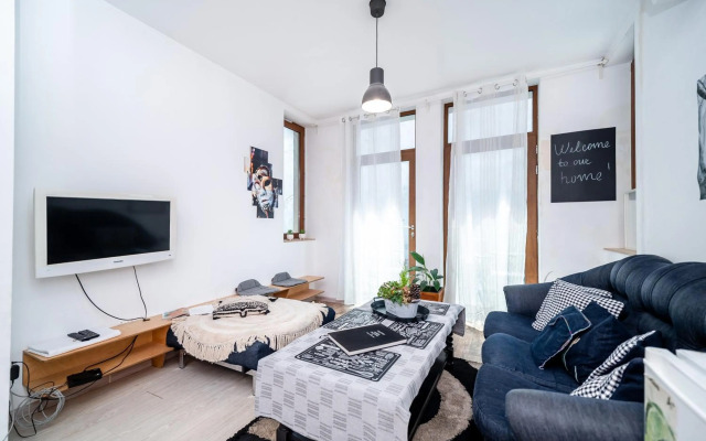 Bulhotel house with garden