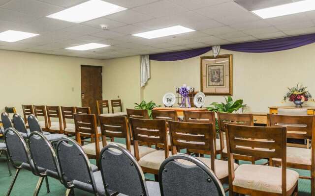 Quality Inn & Suites North Montgomery