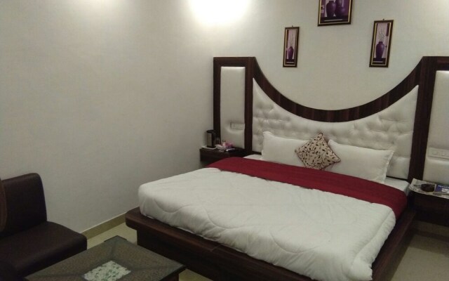 Hotel JK, Punjab