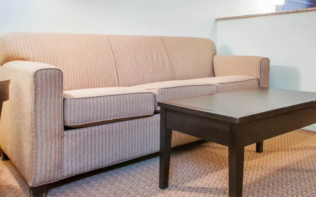 Quality Inn  Suites Gallup I-40 Exit 20
