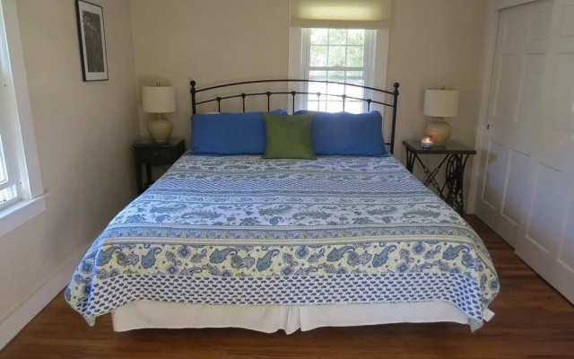 46 Fairview Drive South - Three Bedroom House