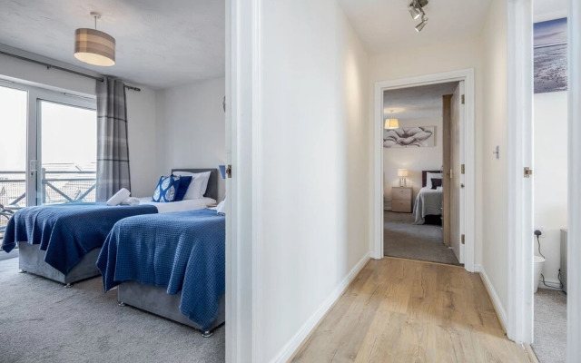 Captivating 3-bed Apartment in Grays